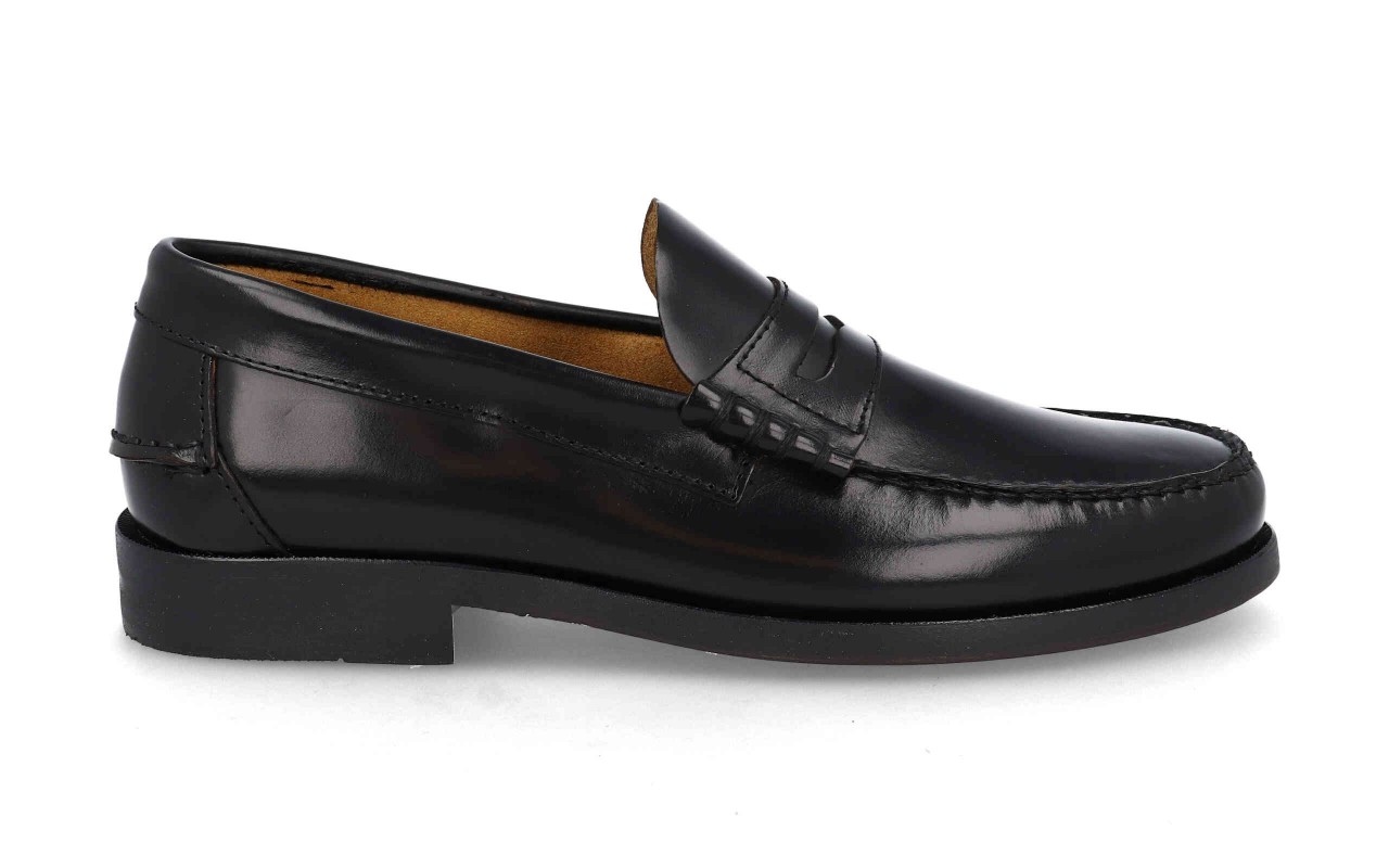 Mocasines de piel para hombre modelo 1013 en colores negro y burdeos de alta calidad.