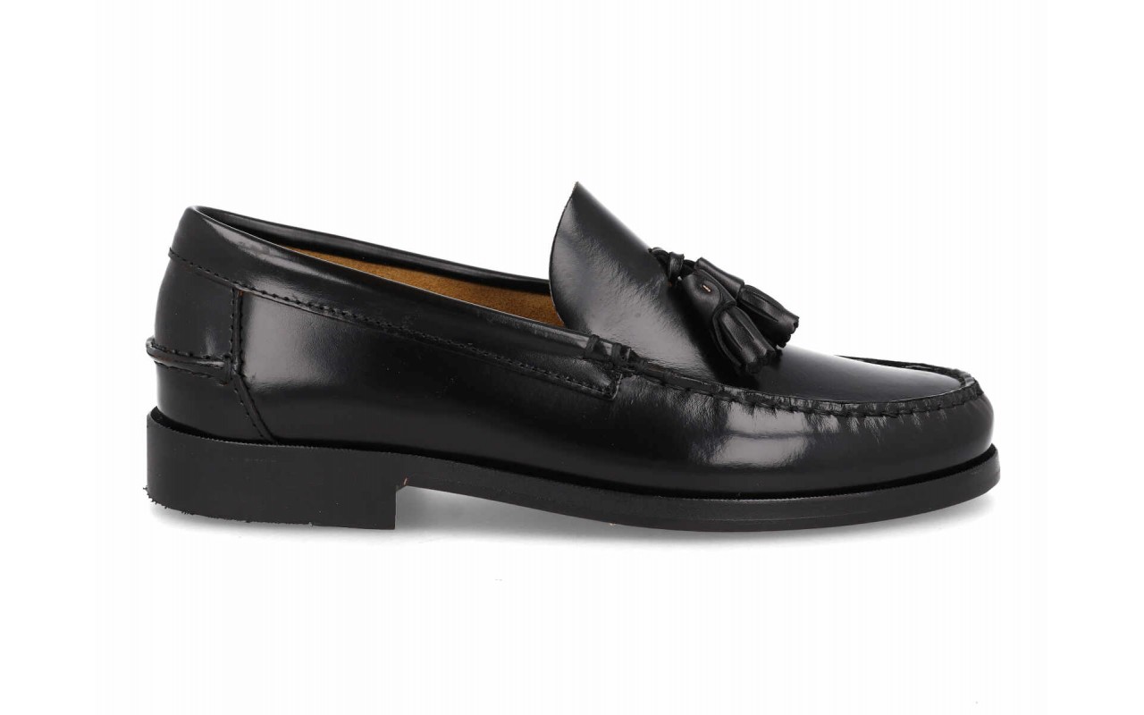 Mocasines de piel con borlas para hombre modelo 1014 en colores negro y burdeos.