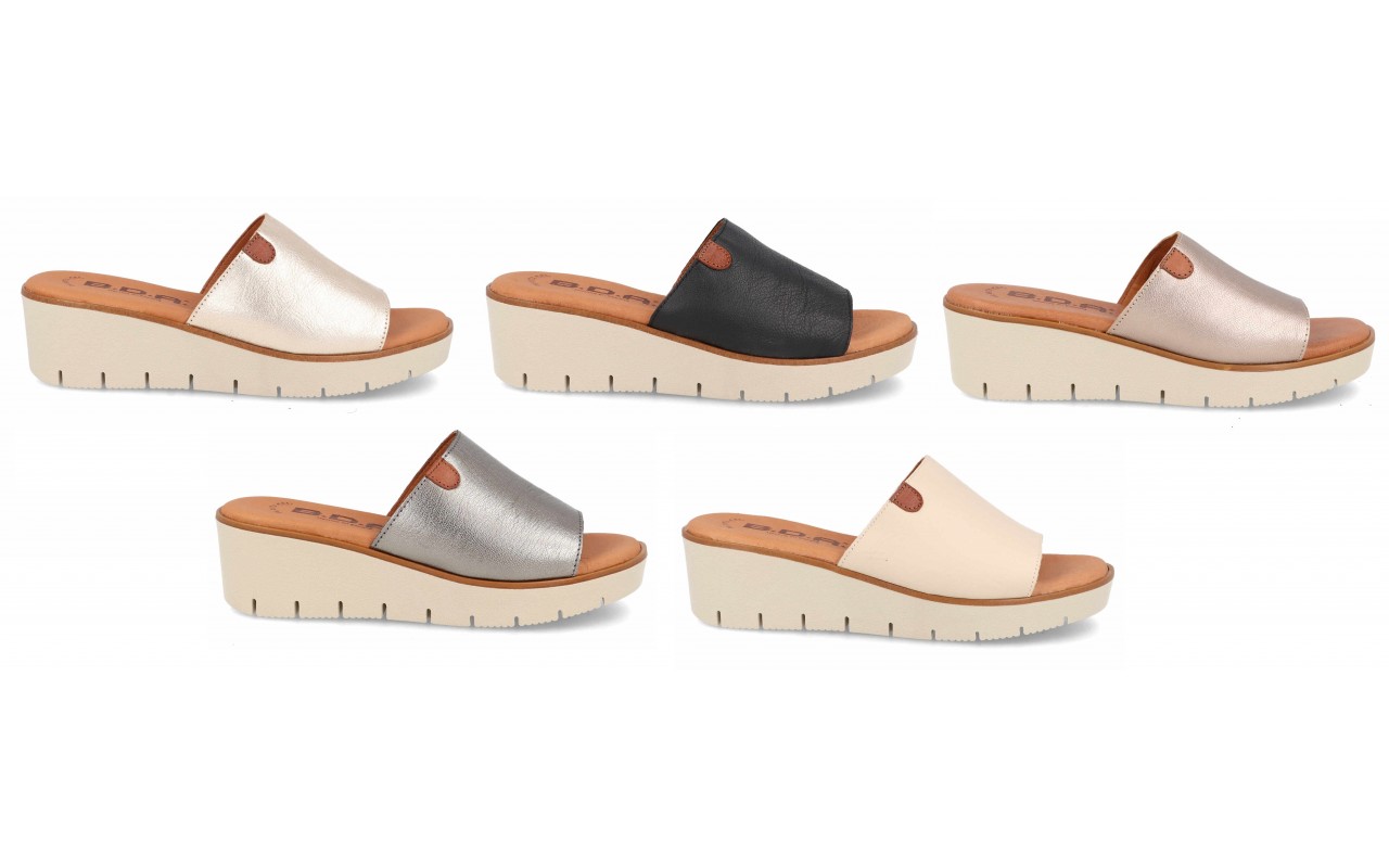 Colección de sandalias tipo pala con cuña para mujer modelo 6001 en cinco colores diferentes.